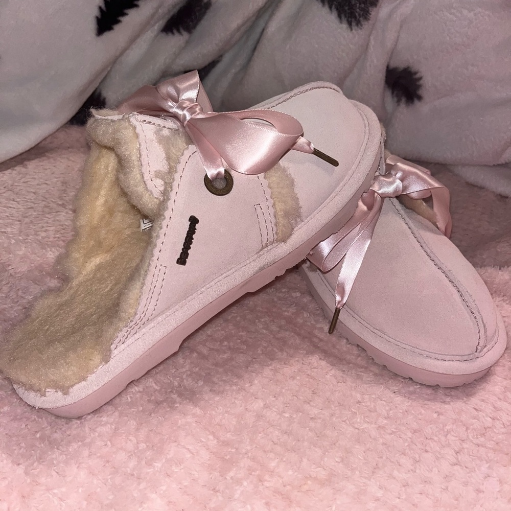 Pink Bow BearPaw Slippers